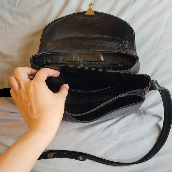 Black Crossbody Purse / Handbag - Picture 6 of 11